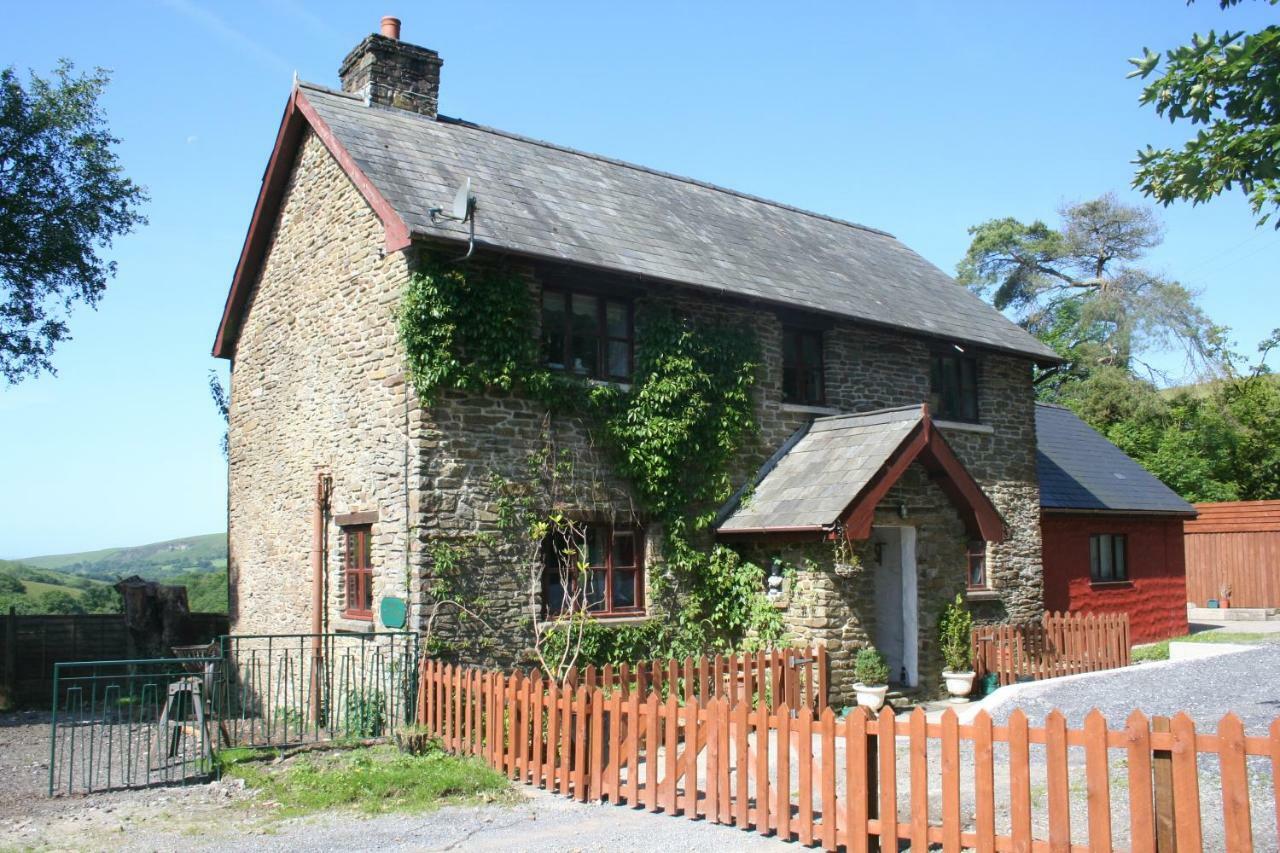 Lodge Barn - Farm Park With Hot Tub Swansea